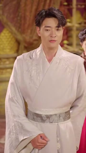 我能来回穿梭女儿国（83集）热门短剧免费看