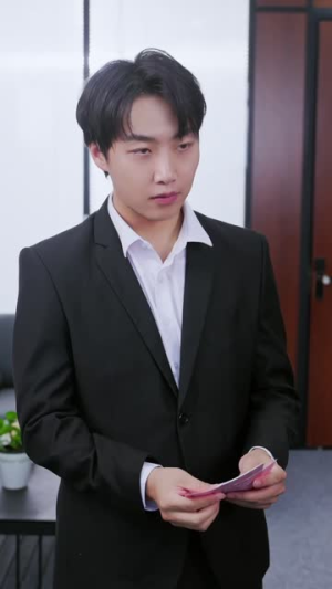 维修工逆袭记（80集）古装短剧推荐