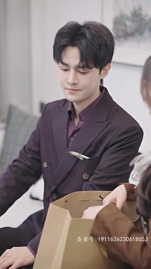 新婚夜，傻子老公抱紧了我（94集）悬疑短剧推荐