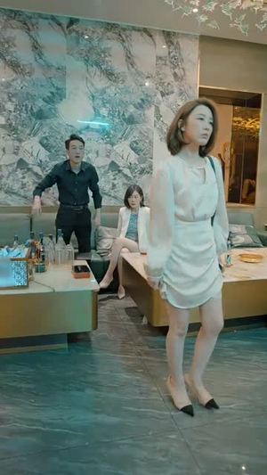 穿越后，皇上追来现代了（95集）最热门短剧来了