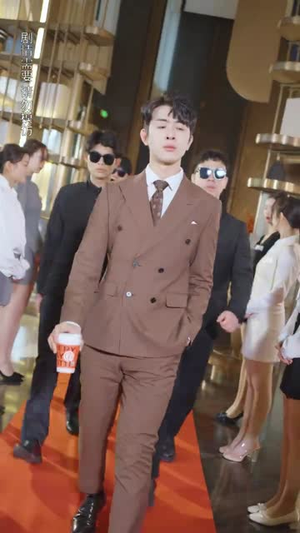 恶魔王子赖上我（90集）好看上头的短剧