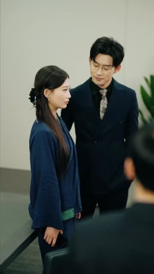 夫人，她在线直播救贺先生（89集）短剧解说热门