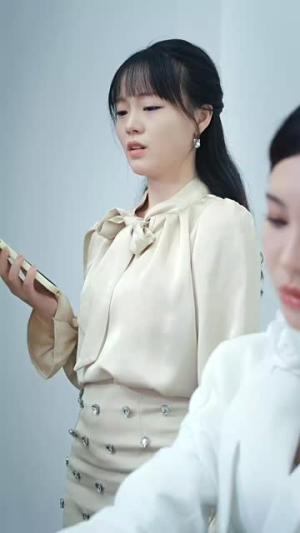 开局当保镖竟娶了美女总裁（36集）免费短剧片段