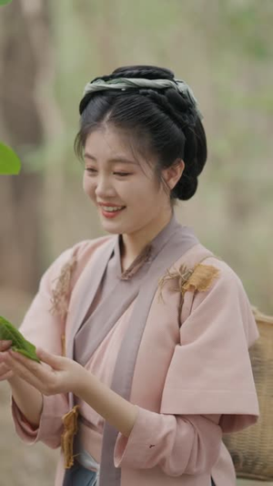 灾荒年小农女有满仓鱼肉 (95集) 短剧介绍