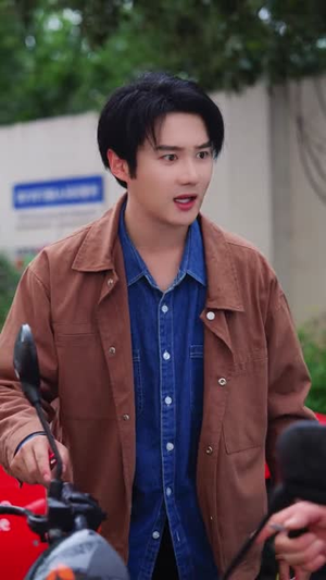 我的手机能预知未来(82集)热门短剧来袭