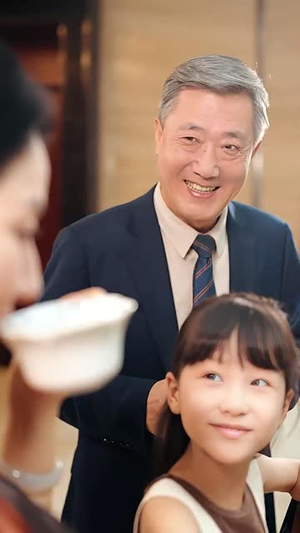 萌宝告状农民工爹地是战神 (60集) 最热门短剧来了