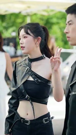 重返青春后儿子们把我宠成小公主 (60集)热门了短剧