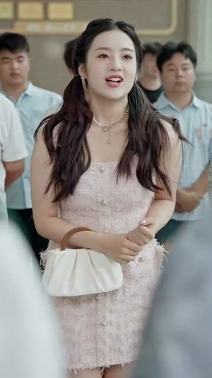 觉醒后校花哭着说爱我 (71集)超火热门短剧