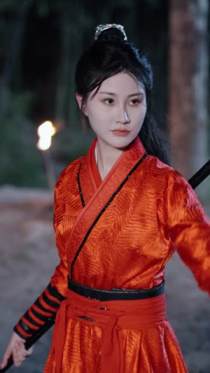 穿越灾荒年，我靠超市仓库救红颜（81集）剧情简介