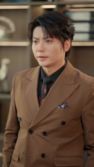 分手后我靠情报走向巅峰（82集）番茄短剧看全集