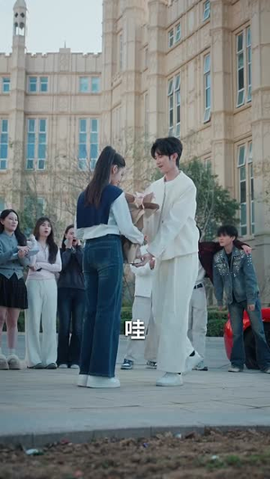 装穷被丢进恋爱盲盒后（71集）在哪个平台能看