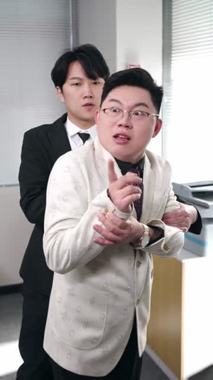 我的透视能揭秘，反派全是提款机（80集）分享好看的短剧