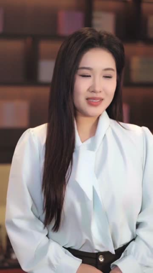 震惊异性就返现，校花女友惊呆了（80集）精彩好看的短剧